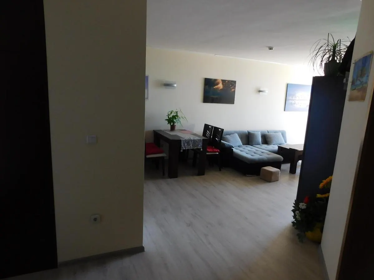 Wavetower Apartment Golden Sands