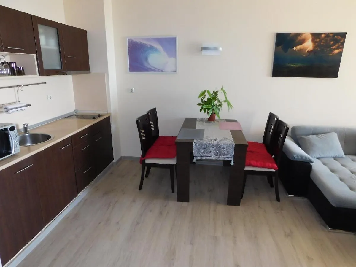 Wavetower Apartment Golden Sands