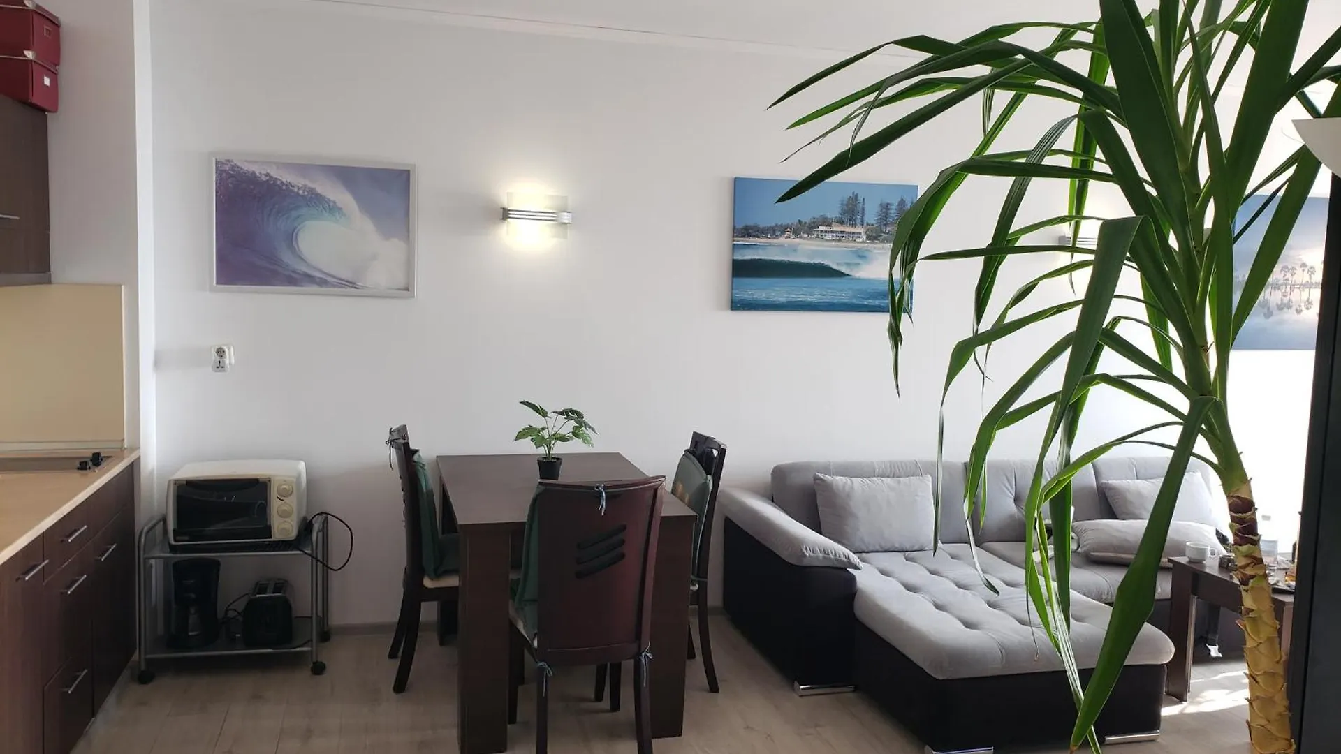 Wavetower Apartment Golden Sands